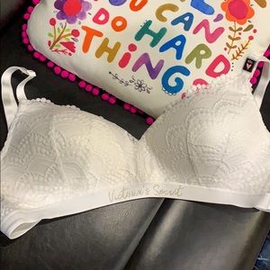 Victoria Secret’s Bra NWT Sz 40C